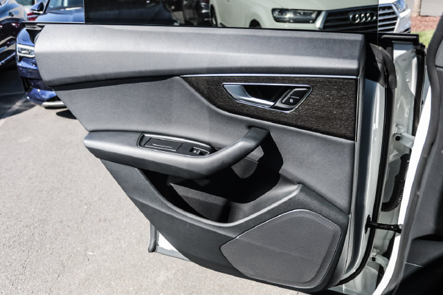 Used 2019 Audi Q8 Premium w/ Convenience Package AWD/4WD image 46