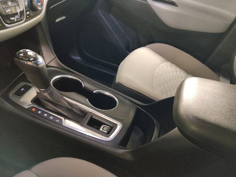 Used 2020 Chevrolet Equinox LS image 26