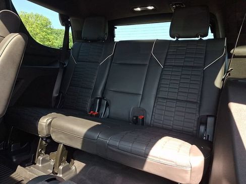 Used 2026 Cadillac Escalade Platinum Sport w/ LPO, Floor Liner Package AWD/4WD image 10