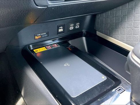 Used 2025 Toyota Camry XLE w/ Premium Plus Package AWD/4WD image 25