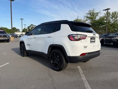 Used 2024 Jeep Compass Latitude w/ Altitude Special Edition AWD/4WD image 5