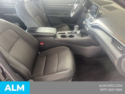 Used 2025 Nissan Altima 2.5 SV FWD image 16
