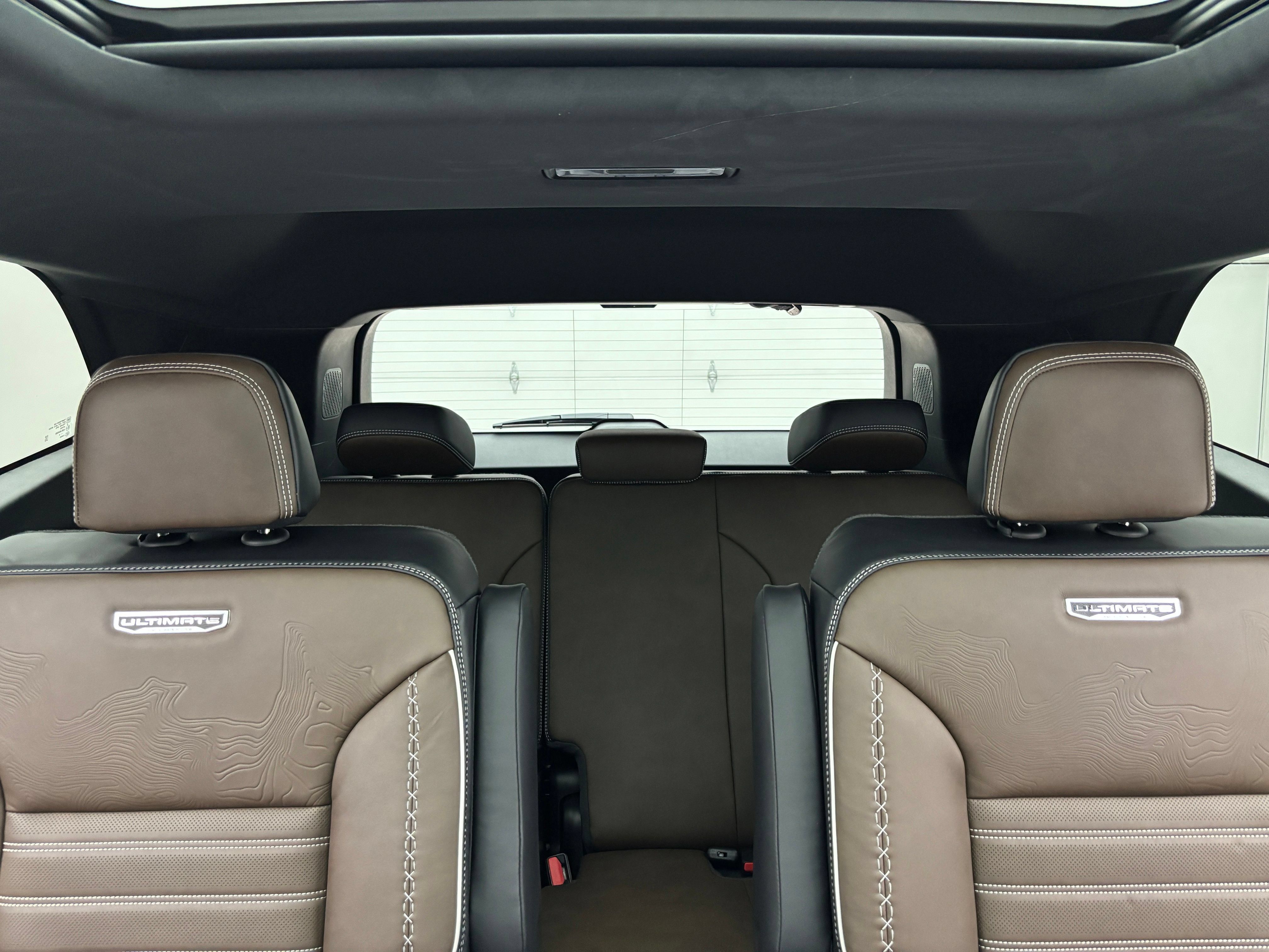 New 2026 GMC Acadia Denali Ultimate w/ LPO, Floor Liner Package AWD/4WD image 46