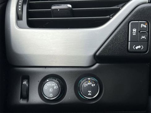 Used 2019 GMC Yukon XL SLT image 17