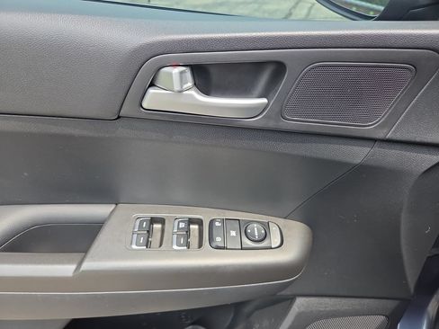Used 2020 Kia Sportage LX FWD image 16
