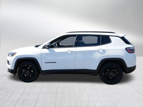 Used 2026 Jeep Compass Latitude AWD/4WD image 4