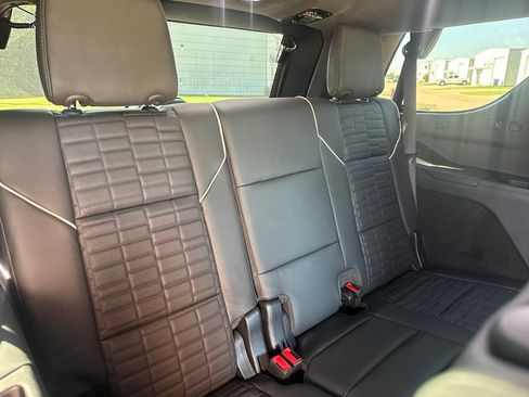 Used 2026 GMC Yukon AT4 Ultimate AWD/4WD image 9