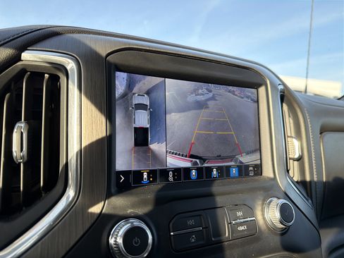 Used 2022 GMC Sierra 3500 Denali w/ Denali Black Diamond Edition image 21