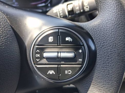 Used 2025 Kia Soul LX FWD image 18