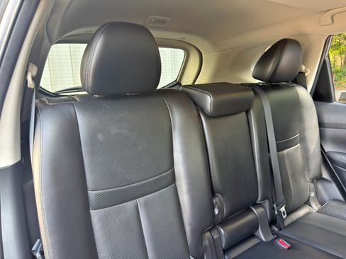 Used 2018 Nissan Rogue SL w/ Premium Package FWD image 38