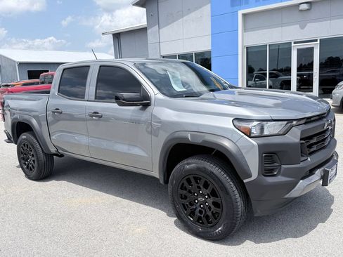 Used 2023 Chevrolet Colorado Trail Boss w/ Advanced Trailering Package AWD/4WD image 2