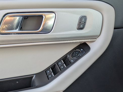 New 2026 Ford Explorer Active w/ Active Comfort Package image 16