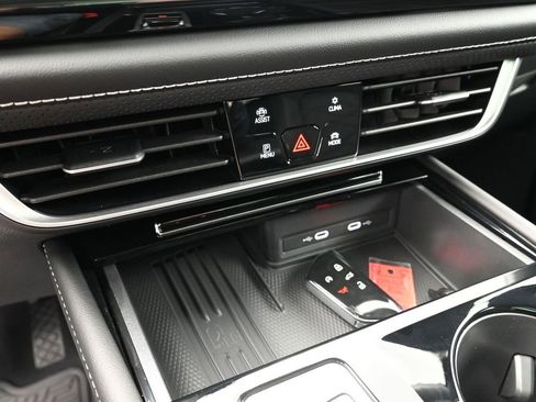 New 2026 Volkswagen Atlas Cross Sport SE image 17