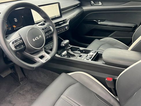 Certified 2025 Kia K5 GT-Line image 10