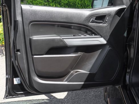 Used 2020 Chevrolet Colorado LT w/ Colorado RST Special Edition image 17