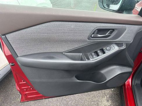 Used 2023 Nissan Rogue S AWD/4WD image 16