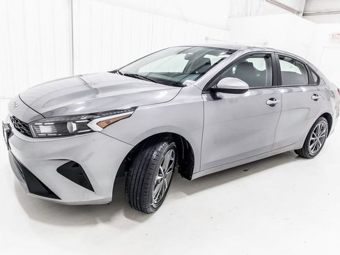 Used 2024 Kia Forte LXS FWD image 2