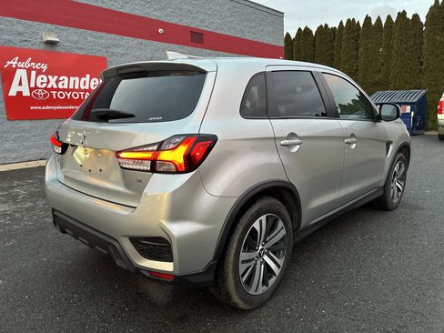 Used 2025 Mitsubishi Outlander Sport SE image 3