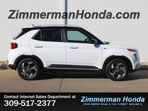 Used 2022 Hyundai Venue Limited image 1