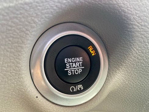 Used 2023 Chrysler Voyager LX FWD image 21