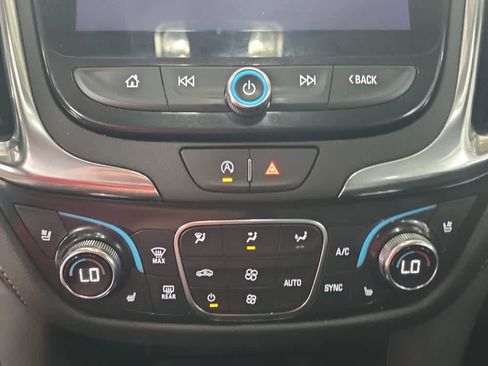 Used 2023 Chevrolet Equinox Premier image 31