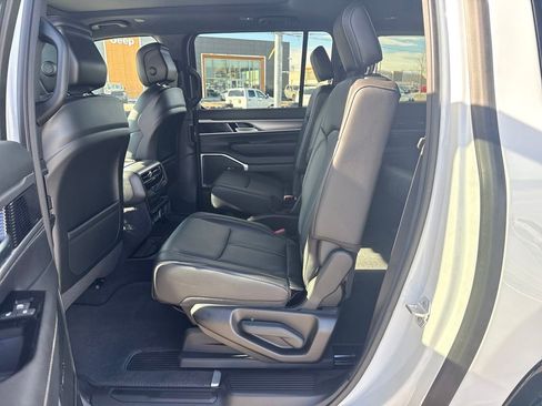 New 2026 Jeep Grand Wagoneer L 4WD image 28