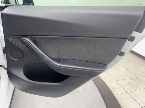 Used 2022 Tesla Model Y Performance image 42