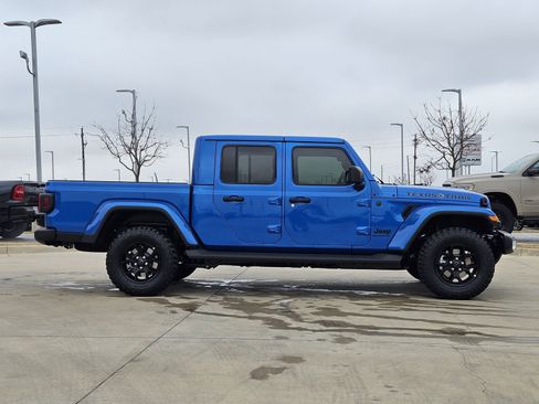 New 2026 Jeep Gladiator Sport image 7