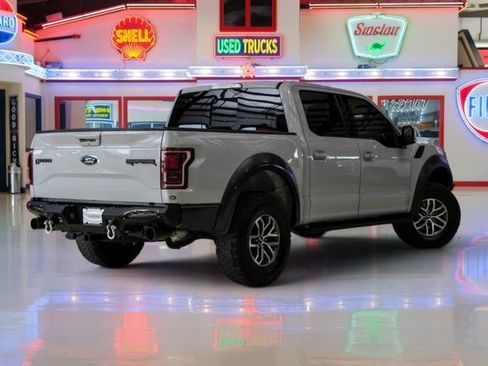Used 2017 Ford F150 Raptor w/ Equipment Group 802A Luxury AWD/4WD image 3