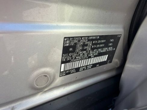 Used 2023 Toyota Venza Limited AWD/4WD image 16