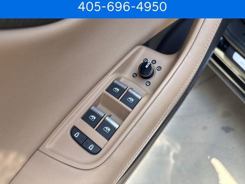 Used 2022 Audi Q8 Prestige w/ Prestige Package AWD/4WD image 12