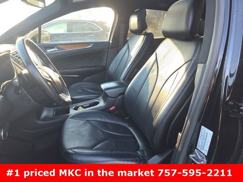Used 2017 Lincoln MKC Reserve image 11
