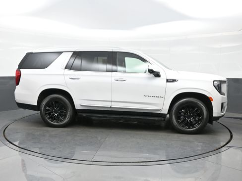 Used 2021 GMC Yukon SLT w/ SLT Premium Package image 7