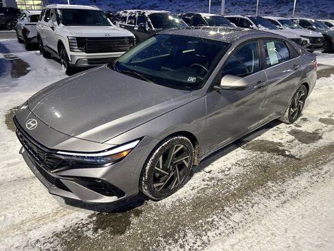 Certified 2025 Hyundai Elantra Limited image 20