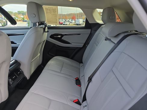 Used 2023 Land Rover Range Rover Evoque S image 13