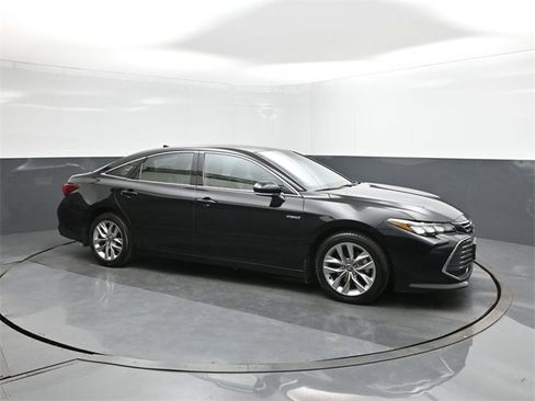 Used 2021 Toyota Avalon XLE w/ Carpet Mat Package (TMS) image 17
