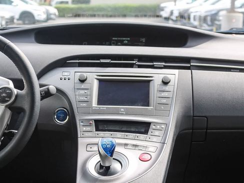 Used 2015 Toyota Prius Four image 19