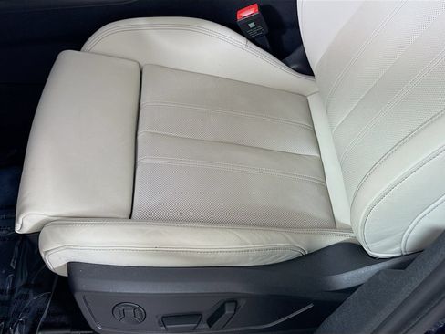 Used 2025 Audi Q5 Premium Plus w/ Premium Plus AWD/4WD image 12