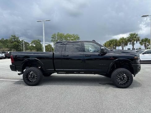 Used 2026 RAM 2500 Limited AWD/4WD image 2