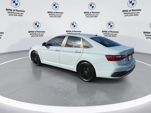 Used 2025 Volkswagen Jetta SE FWD image 6