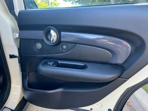 Used 2017 MINI Cooper Clubman S image 14