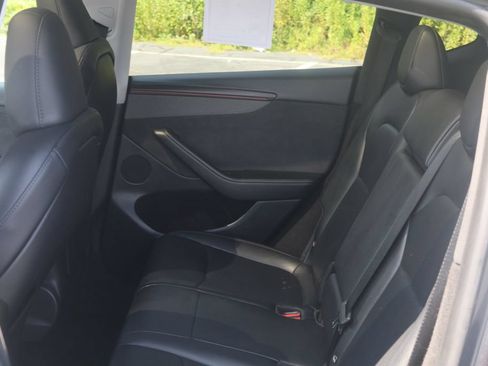 Used 2026 Tesla Model Y Long Range AWD/4WD image 21