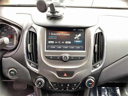 Used 2018 Chevrolet Cruze LT w/ Convenience Package image 21