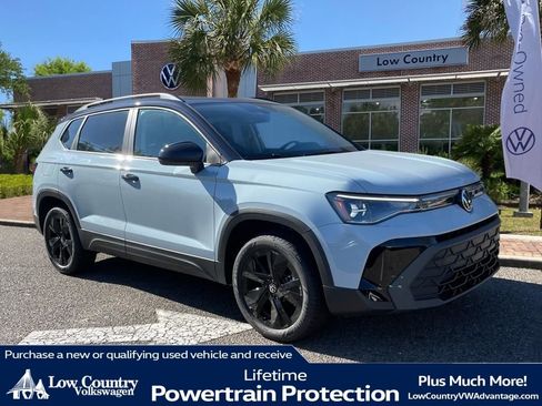 New 2026 Volkswagen Taos SE image 1