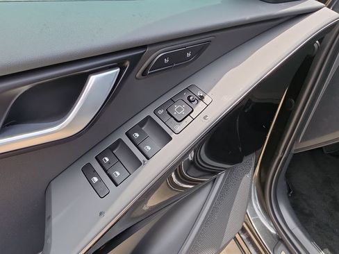 New 2026 Kia Niro FWD image 20