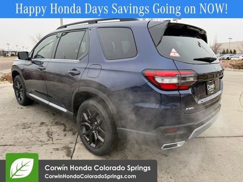 New 2025 Honda Pilot Touring image 7