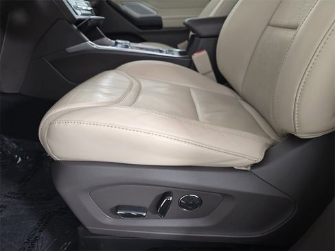 Used 2020 Ford Explorer Platinum w/ Premium Technology Package image 33