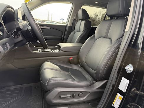 Used 2025 Honda Pilot Touring image 25