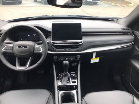 New 2025 Jeep Compass Limited w/ High Altitude Package image 10