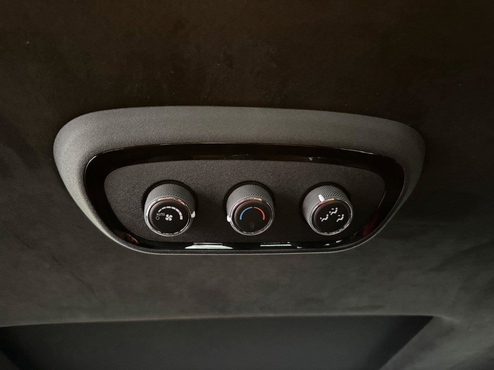 Used 2025 Dodge Durango R/T AWD/4WD image 37